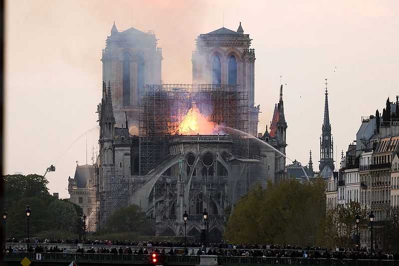 Die Notre-Dame in Flammen