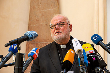 Im Juni 2021 äußerte sich Kardinal Reinhard Marx vor der Presse zu seinem angebotenen Amtsverzicht.