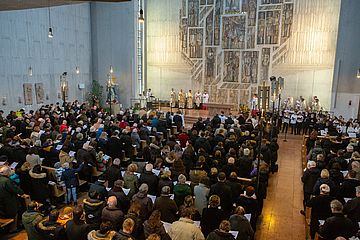 Kardinal Reinhard Marx feierte den Gottesdienst in St. Wolfgang zum 100. Jubiläum der Salesianer Don Boscos in München. 
