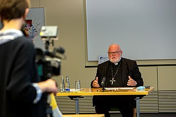 Kardinal Reinhard Marx bei der Pressekonferenz in München