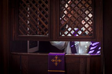 „Der Tragebalken, der das Leben der Kirche stützt, ist die Barmherzigkeit“, schreibt Papst Franziskus in der Verkündigungsbulle „Misericordia vultus“.