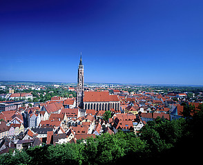 Blick auf Landshut mit Stiftsbasilika Sankt Martin