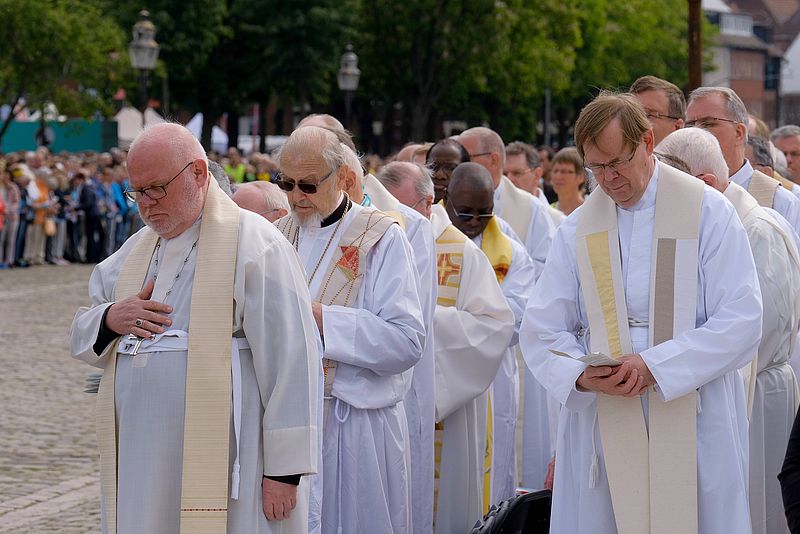 Kardinal Marx (links): Auch strittige Glaubensfragen gehören zum Katholikentag.