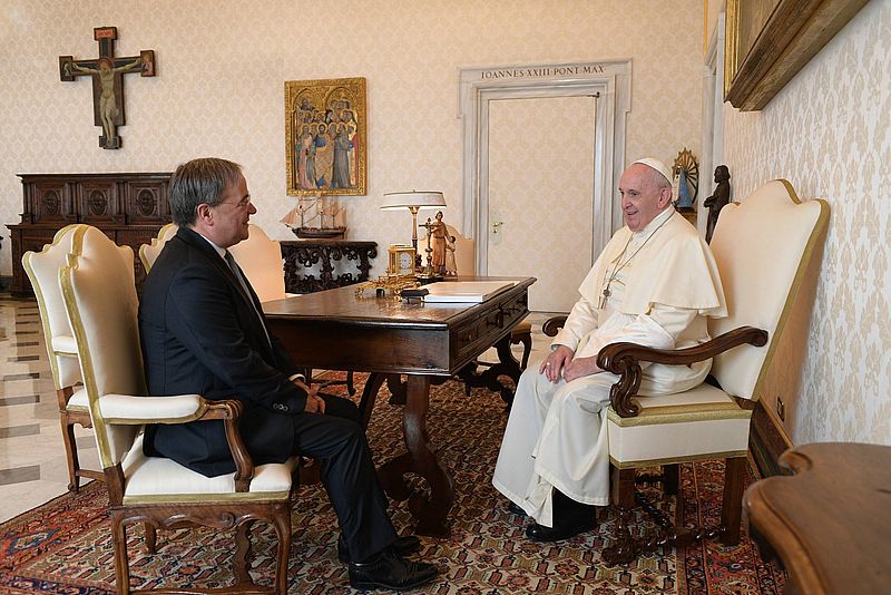 Armin Laschet und Papst Franziskus