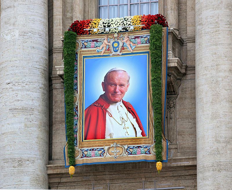 Papst Johannes Paul II. wurde im Rekordtempo von sechs Jahren selig- und in nur neun Jahren heiliggesprochen.