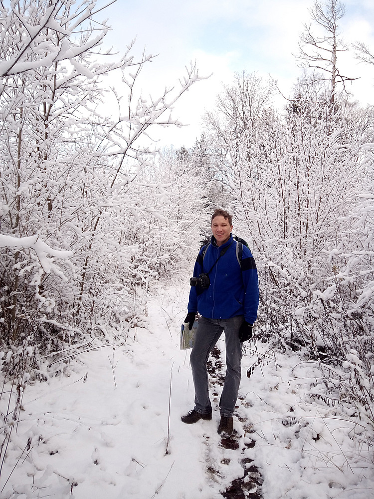 Redakteur Joachim Burghardt unterwegs auf tierverschneiten Pfaden