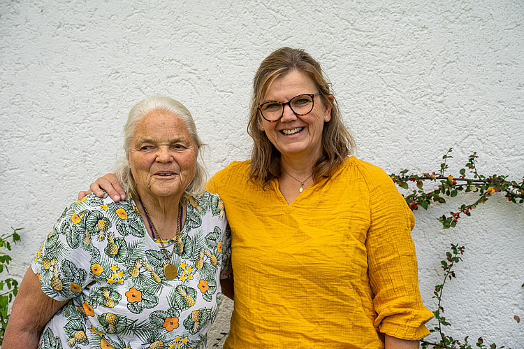 Arche-Mitglieder Heidi Helm und Angelika Moosreiner