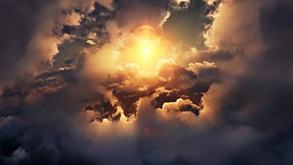 Wolken im Sonnenschein
