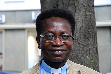 Olivier Ndjimbi-Tshiende