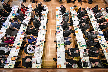 Blick in den Sitzungssaal bei der ersten Synodalversammlung in Frankfurt 2020. 