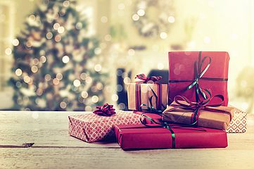 Geschenke unter dem Weihnachtsbaum: Freude oder Enttäuschung?