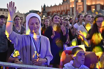 Tausende Katholiken haben schon das Vorprogramm zum Weltjugendtag in Krakau besucht.