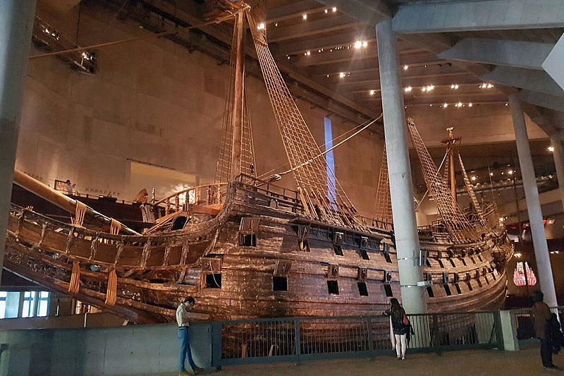 Die Vasa ist ein Segelschiff aus dem 17. Jahrhundert, das in Stockholm sein eigenes Museum hat