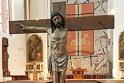 Einarmiger Christus am Kreuz in der Stiftskirche Berchtesgaden