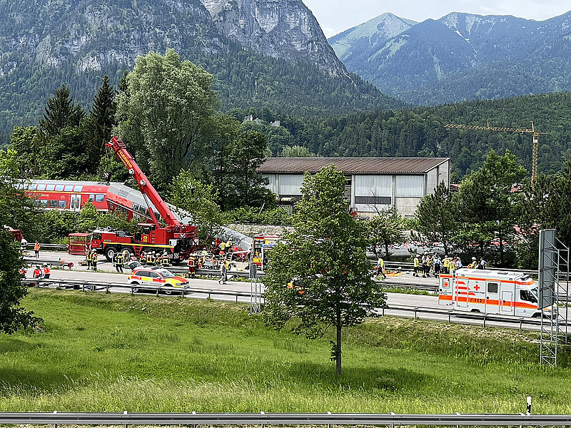 Entgleister Zug bei Garmisch-Partenkirchen