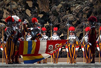 Schweizer Gardisten bei ihrer Vereidigung im Vatikan